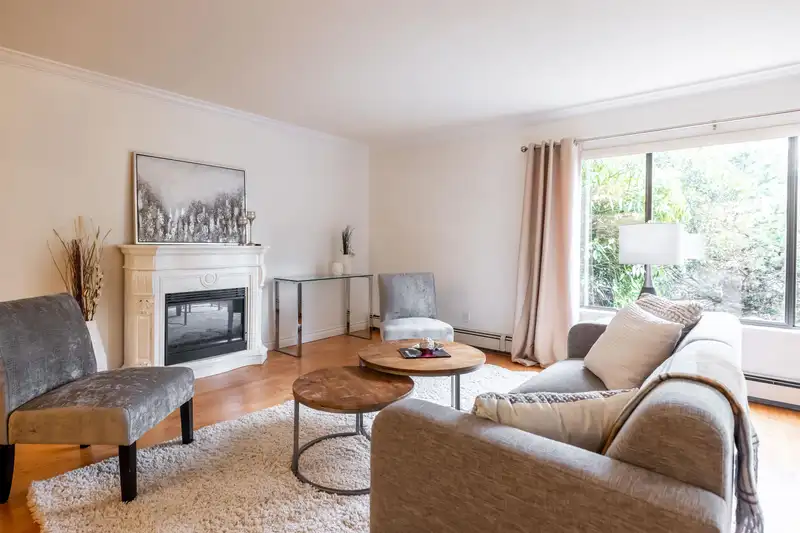 104 15270 17 AVENUE - photo 1 of 38