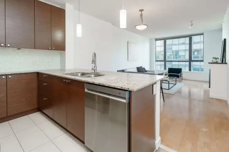 501 400 CAPILANO ROAD - photo 3 of 18