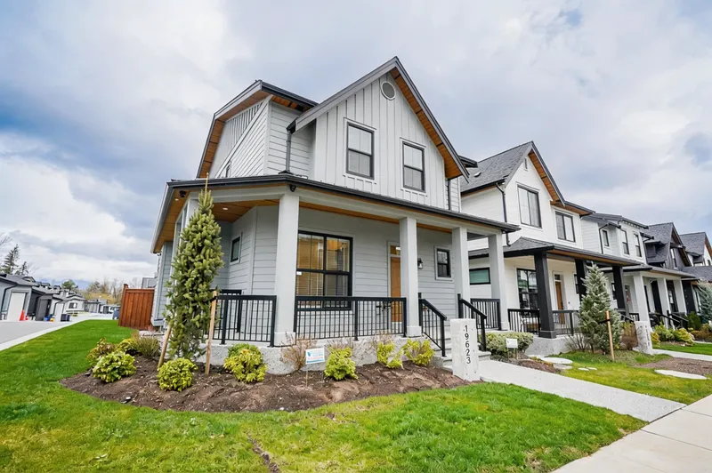 19623 76A AVENUE - photo 2 of 25