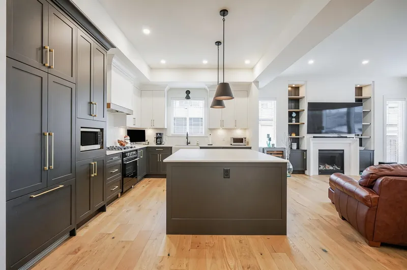 19623 76A AVENUE - photo 4 of 25