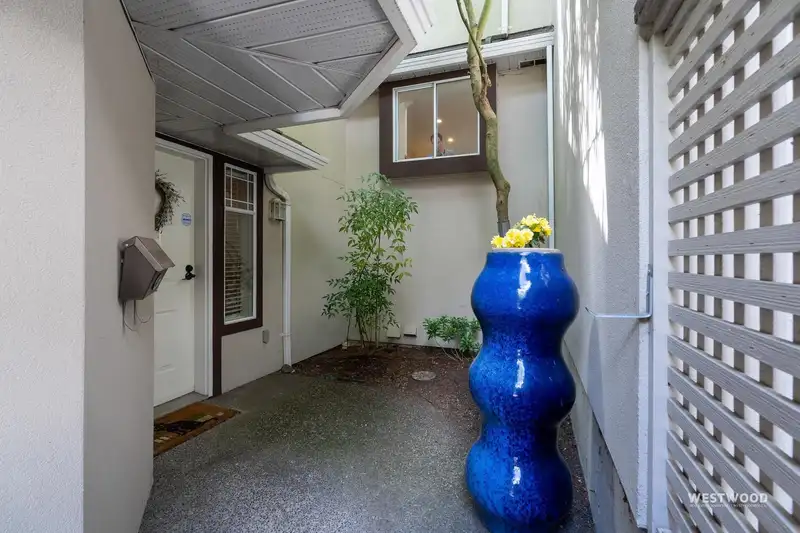 6 58 RICHMOND STREET - photo 2 of 40