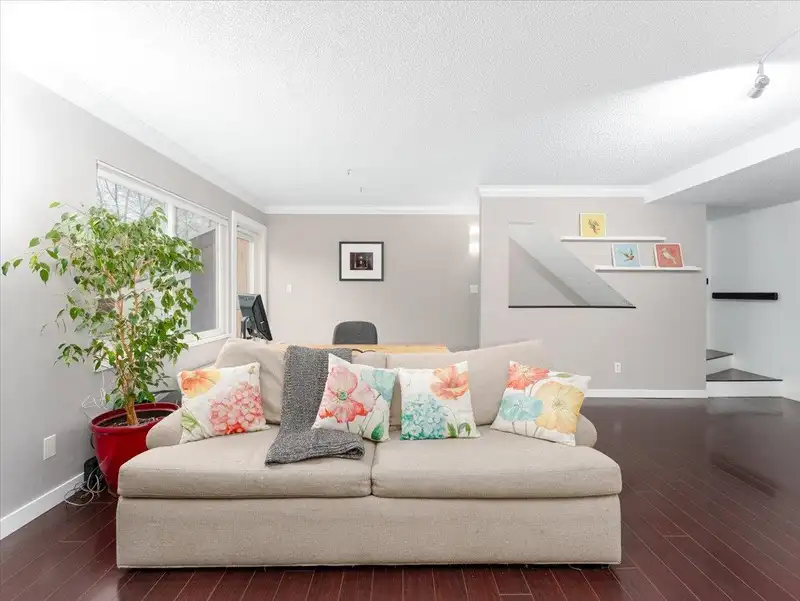 3426 COPELAND AVENUE - photo 4 of 33