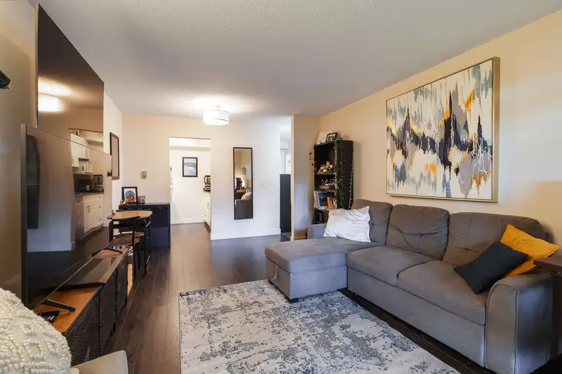 137 200 WESTHILL PLACE - photo 3 of 19