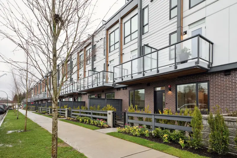 104 715 DUCKLOW STREET - photo 3 of 10