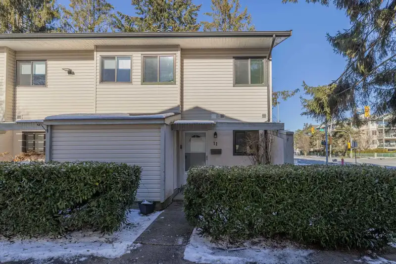 11 20390 53 AVENUE - photo 1 of 28