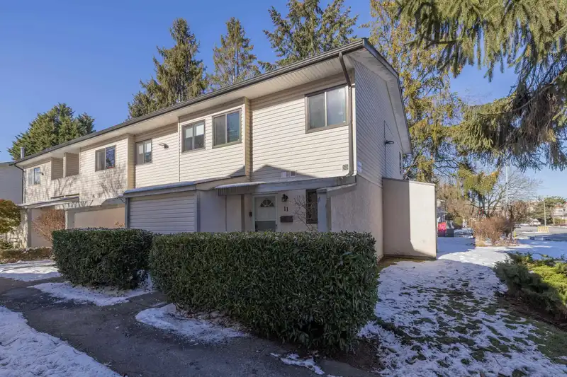 11 20390 53 AVENUE - photo 2 of 28