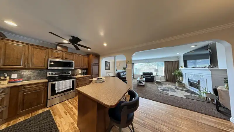 6780 SCHOOL LANE - photo 4 of 36