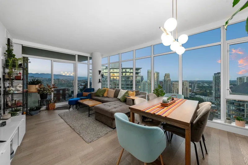 2810 1788 GILMORE AVENUE - photo 1 of 25