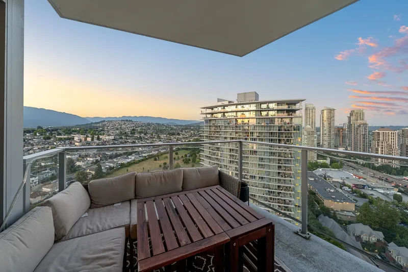 2810 1788 GILMORE AVENUE - photo 3 of 25