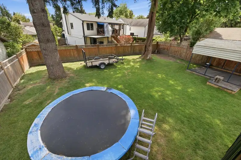 15318 87A AVENUE - photo 4 of 36