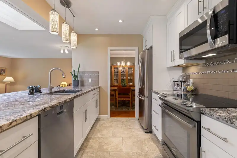 4492 LIONS AVENUE - photo 3 of 31