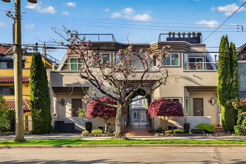 1261 W 7TH AVENUE - photo 2 of 38