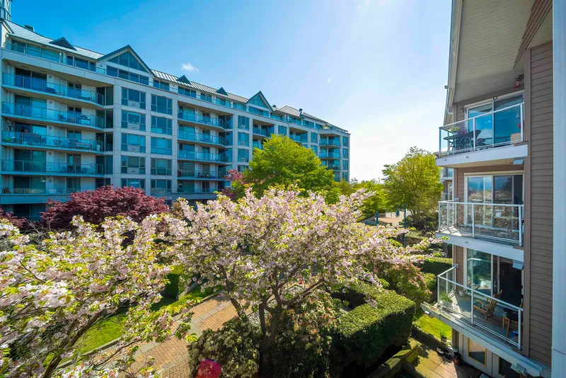 311 5880 DOVER CRESCENT - photo 3 of 25