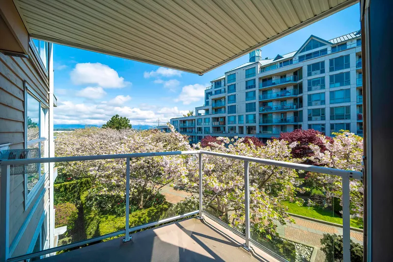 311 5880 DOVER CRESCENT - photo 4 of 25