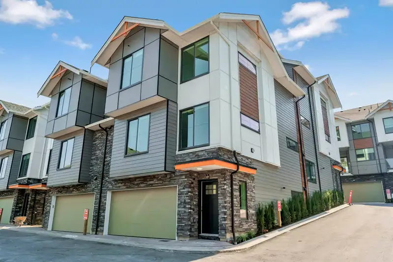 19 6035 141 STREET - photo 1 of 36