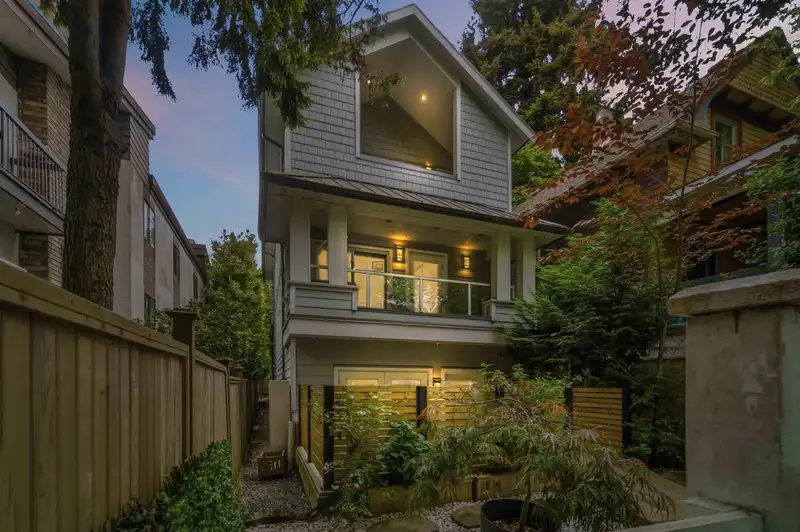 1533 E 5TH AVENUE - photo 1 of 40