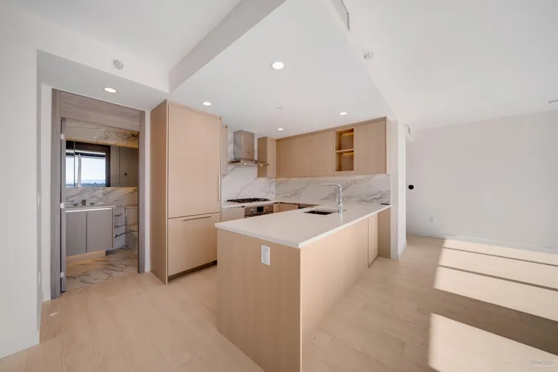 4203 4890 LOUGHEED HIGHWAY - photo 4 of 21