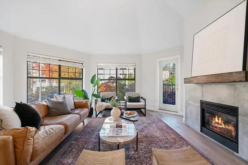 506 210 ELEVENTH STREET - photo 2 of 22