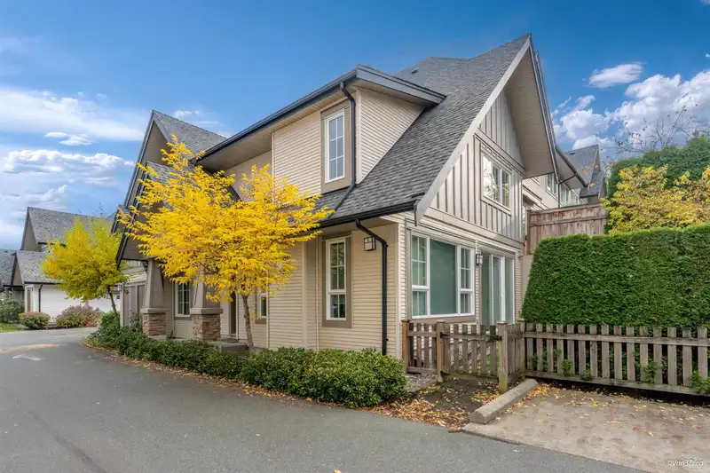 213 2501 161A STREET - photo 2 of 40