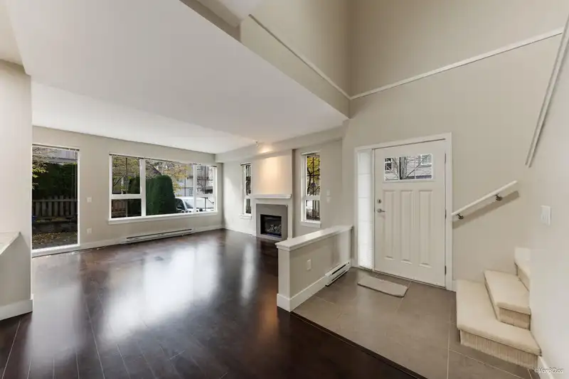 213 2501 161A STREET - photo 4 of 40