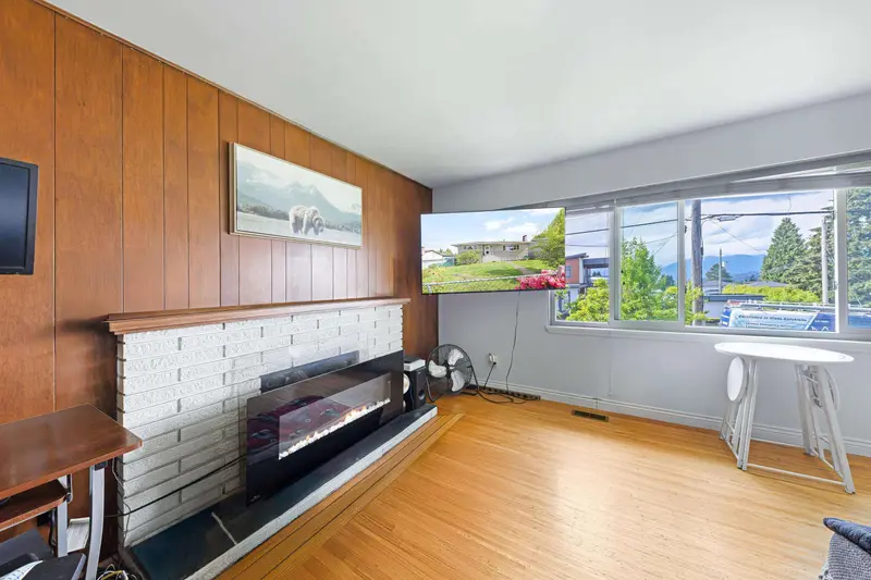 7724 GOODLAD STREET - photo 3 of 25