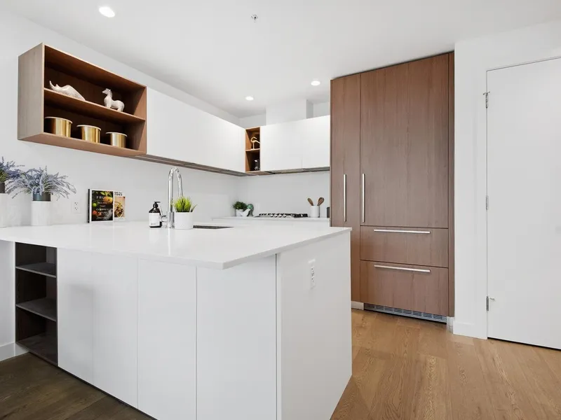 905 6000 MCKAY AVENUE - photo 1 of 21