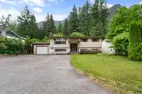 260 ROBERTSON CRESCENT - thumbnail 2
