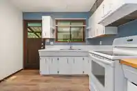 260 ROBERTSON CRESCENT - thumbnail 12