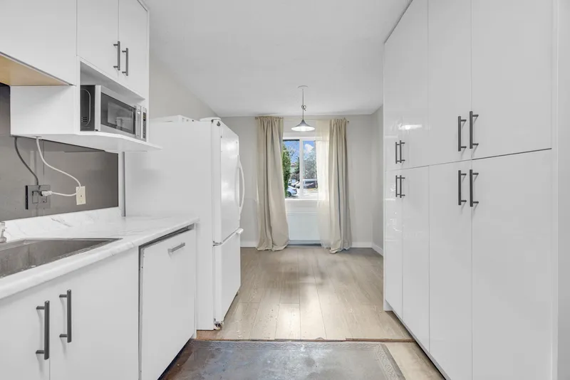 13335 70B AVENUE - photo 4 of 16