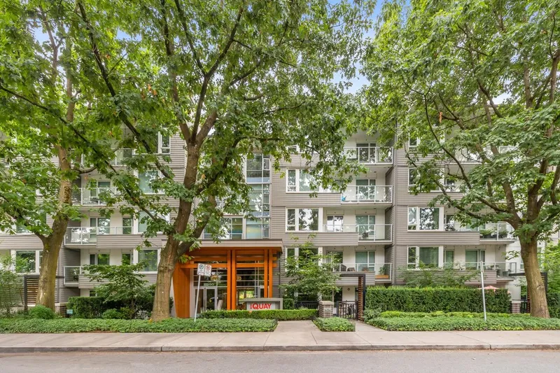 118 255 W 1ST STREET - photo 1 of 25