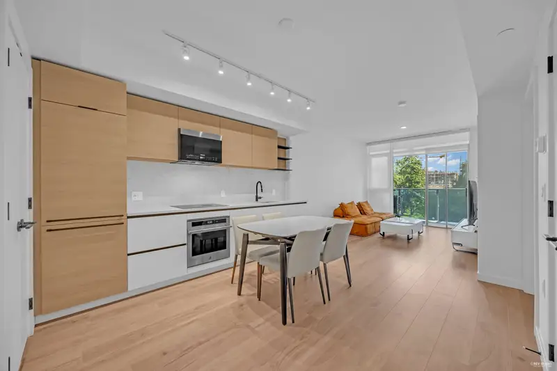 302 10448 UNIVERSITY DRIVE - photo 1 of 20