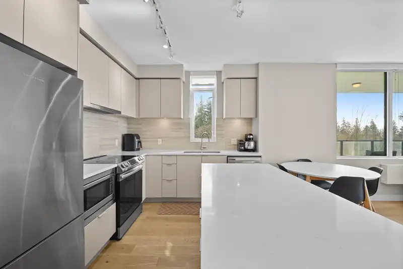 604 8761 UNIVERSITY CRESCENT - photo 3 of 25