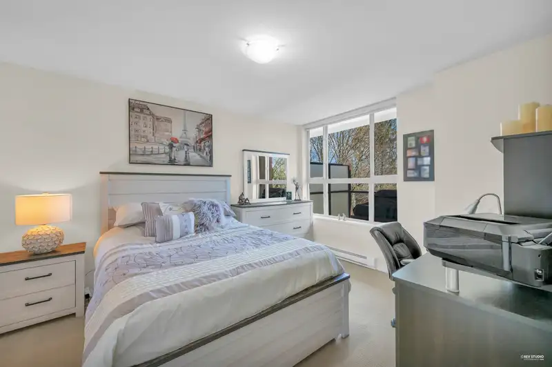 416 2484 WILSON AVENUE - photo 2 of 39