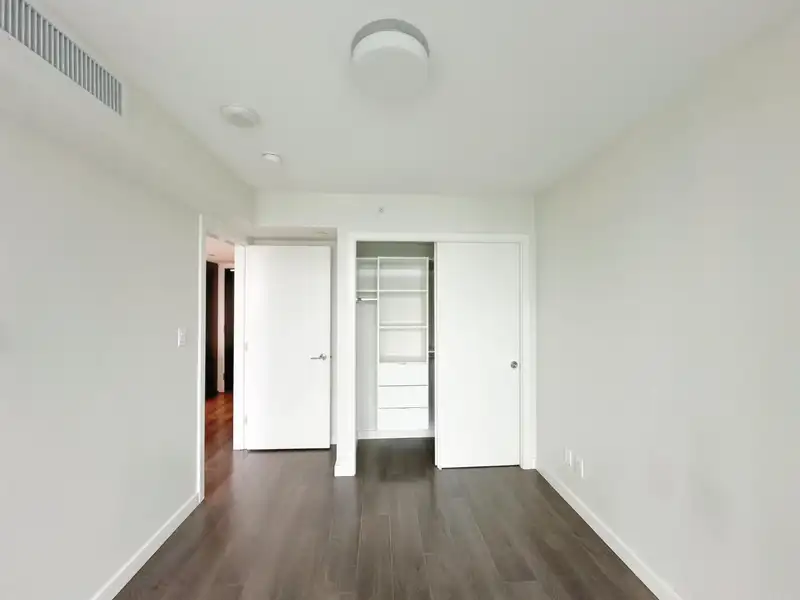 1907 8189 CAMBIE STREET - photo 3 of 7