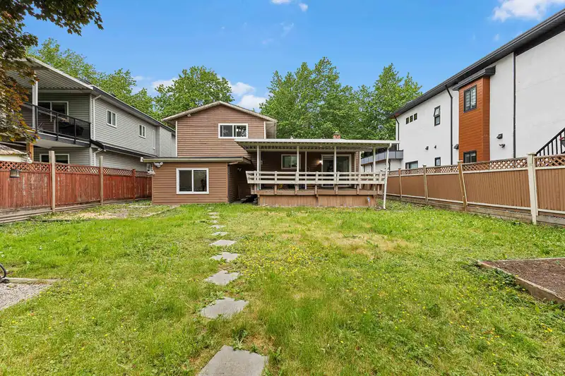 14518 85A AVENUE - photo 4 of 29