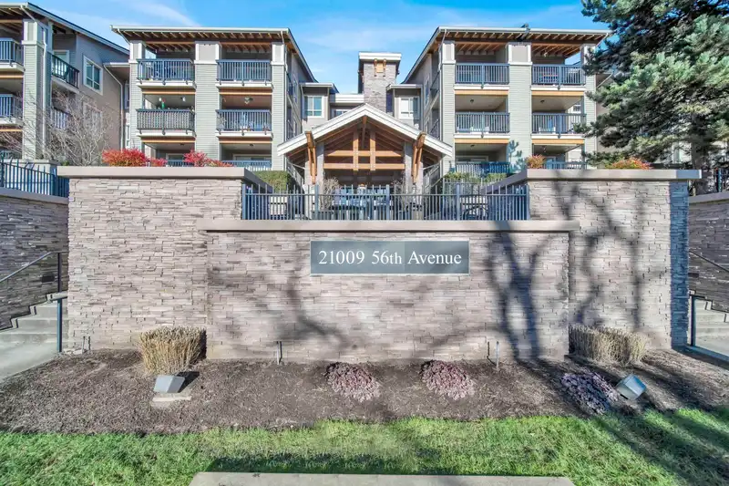 324 21009 56 AVENUE - photo 1 of 29