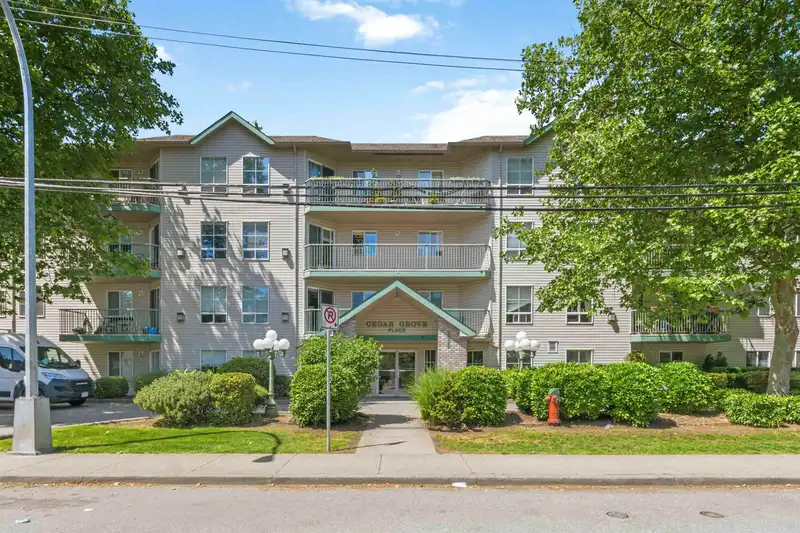 405 2435 CENTER STREET - photo 1 of 30