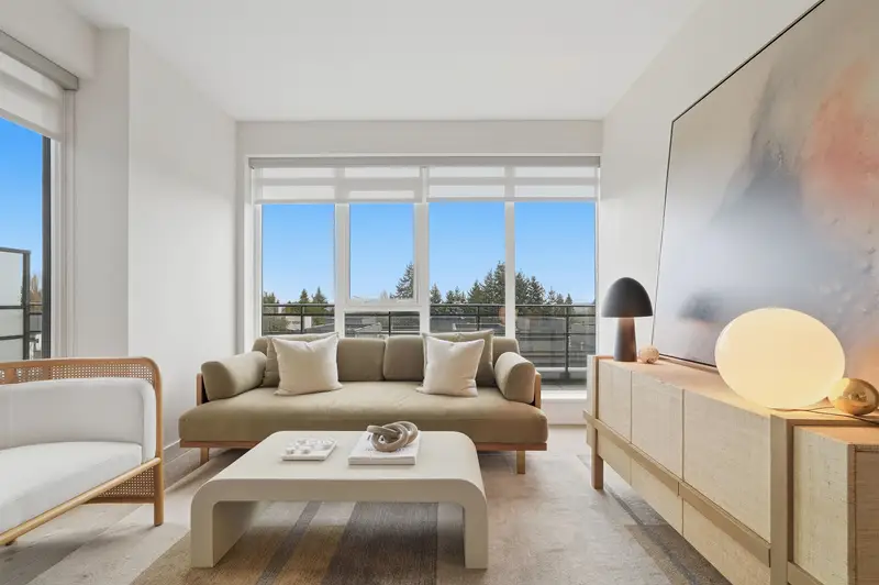 304 1526 FINLAY STREET - photo 3 of 25