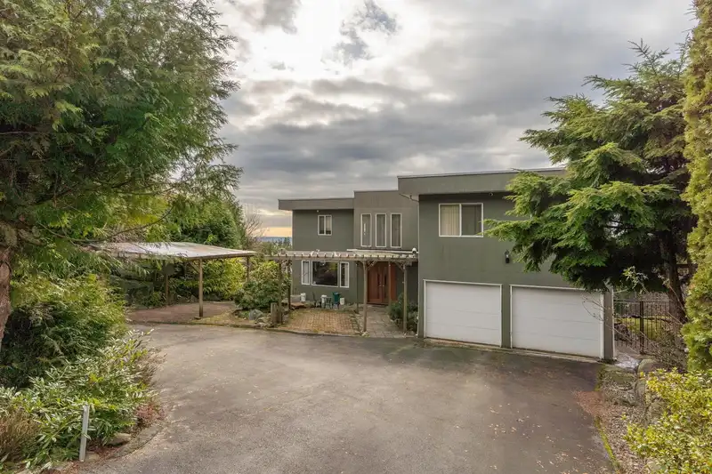 4582 WOODGREEN COURT - photo 2 of 32