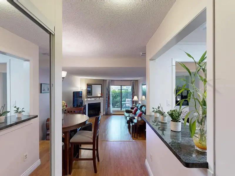 2104 13819 100 AVENUE - photo 2 of 21