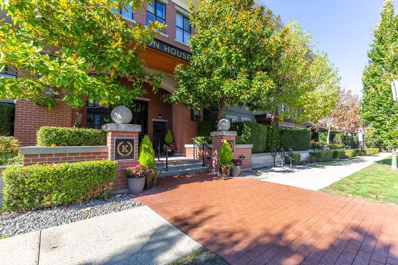 413 3323 151 STREET - photo 2 of 25