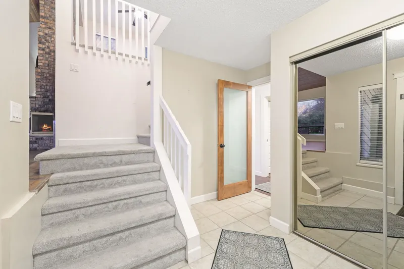 6245 152A STREET - photo 3 of 25