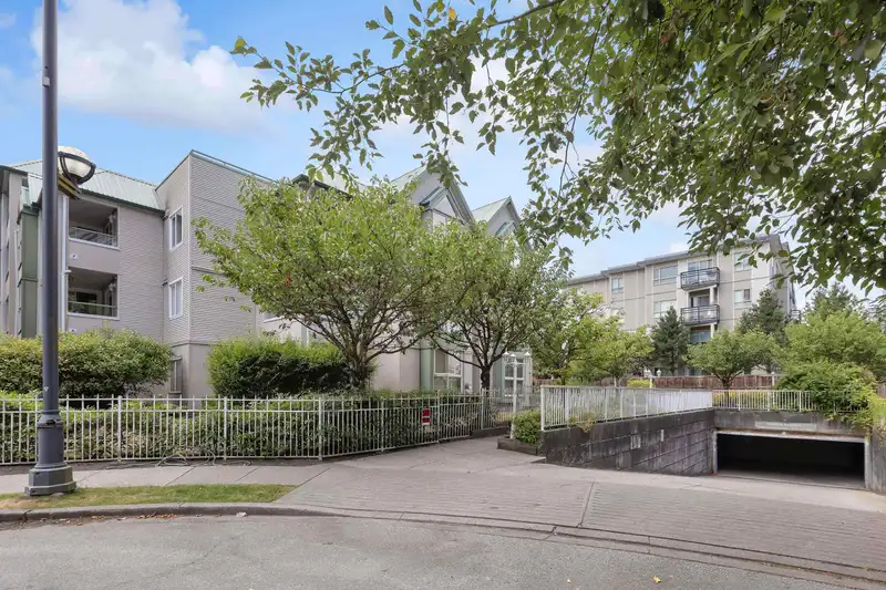 311 10128 132 STREET - photo 2 of 29