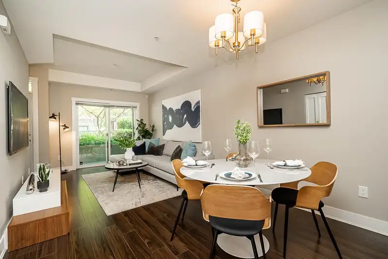 109 828 ROYAL AVENUE - photo 4 of 34