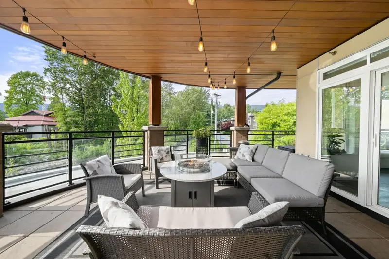 218 733 W 14TH STREET - photo 1 of 25