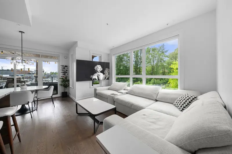 218 733 W 14TH STREET - photo 4 of 25