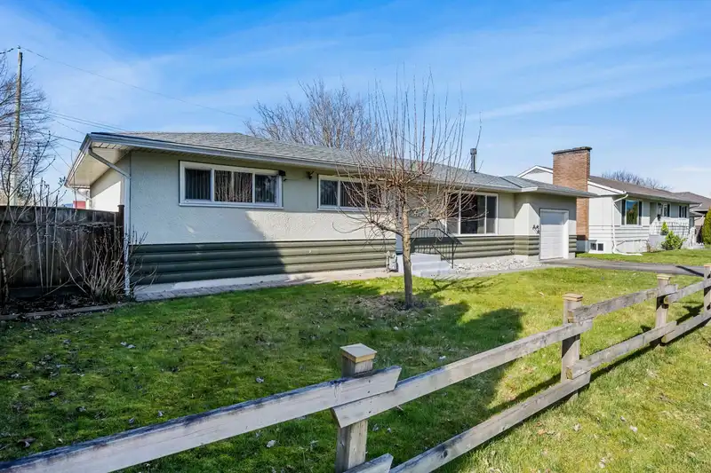 9719 HAZEL STREET - photo 2 of 40