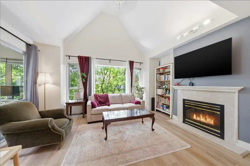 309 1550 FELL AVENUE - photo 2 of 27
