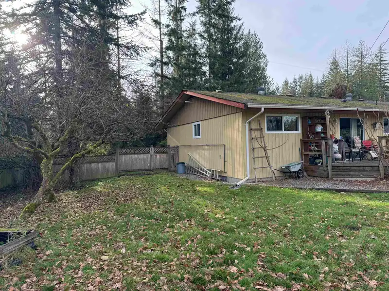 23787 40 AVENUE - photo 2 of 9