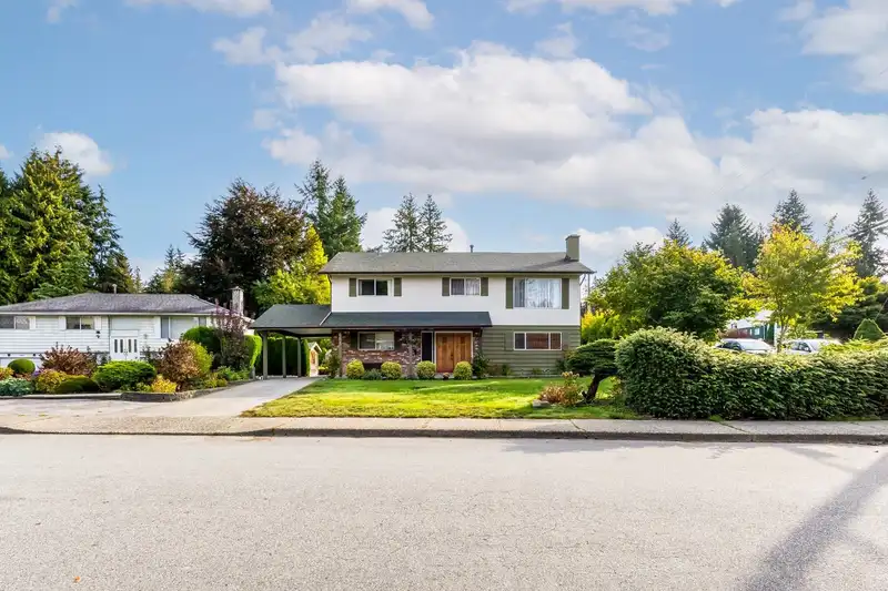 661 CYPRESS STREET - photo 2 of 26